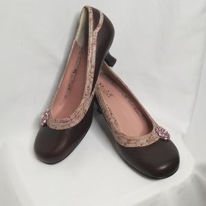 Mudd Mary Jane Kitten Heel Pumps Brown Vegan Leather Size 10.